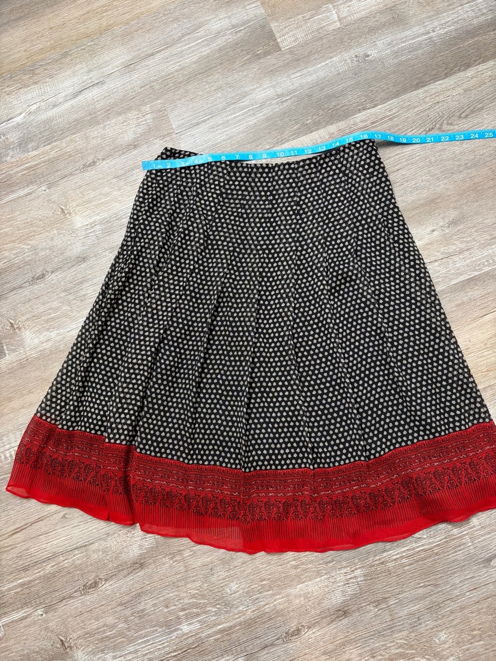 Anne Klein Black & Red Printed A-Line Skirt size 10